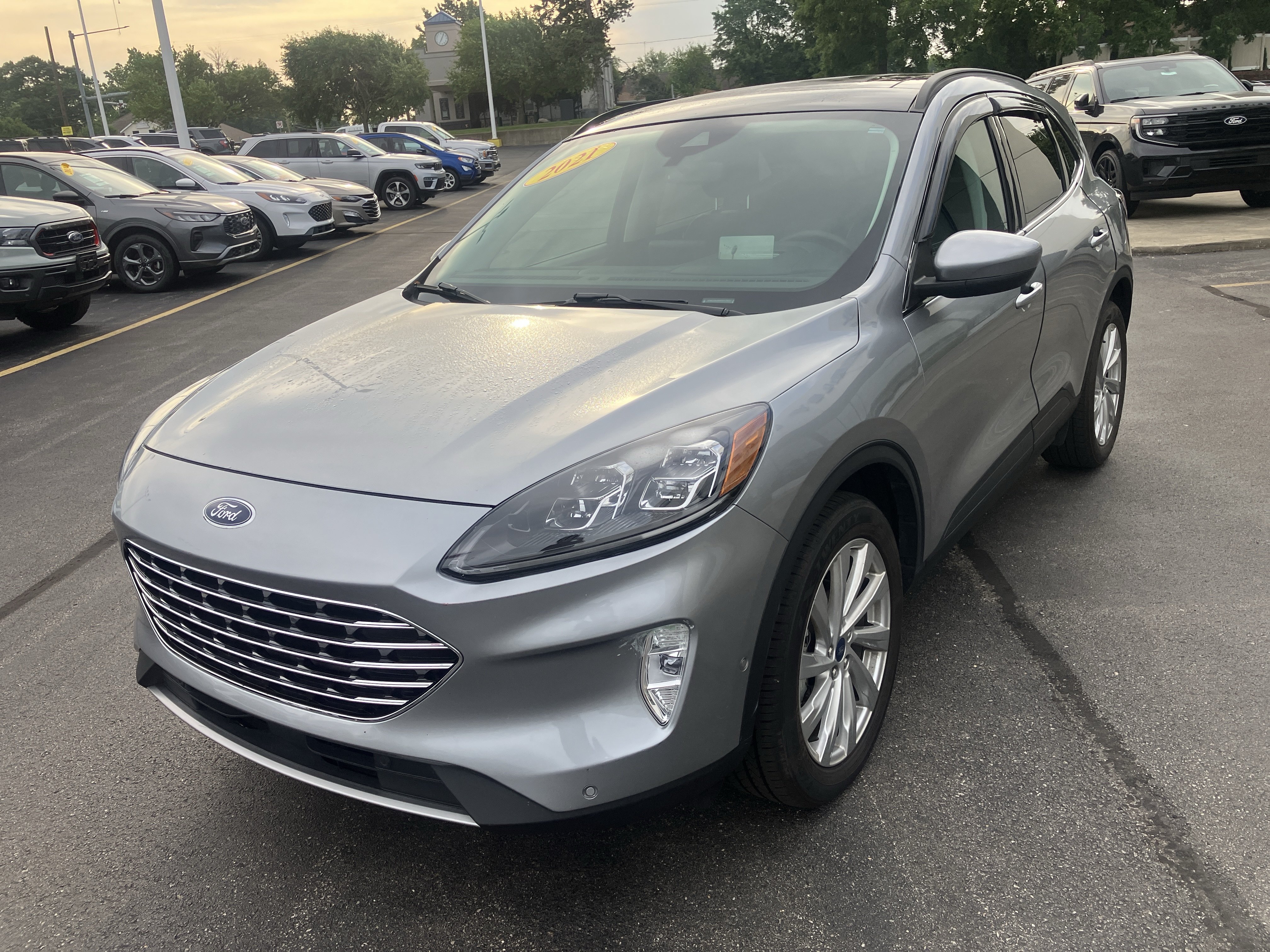Certified 2021 Ford Escape Titanium w/ Titanium Elite Package AWD/4WD image 3
