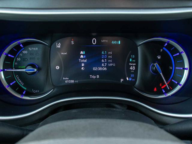 Used 2023 Chrysler Pacifica Touring-L FWD image 28