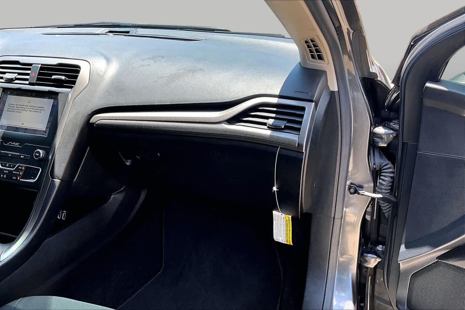 Certified 2019 Ford Fusion SE FWD image 19