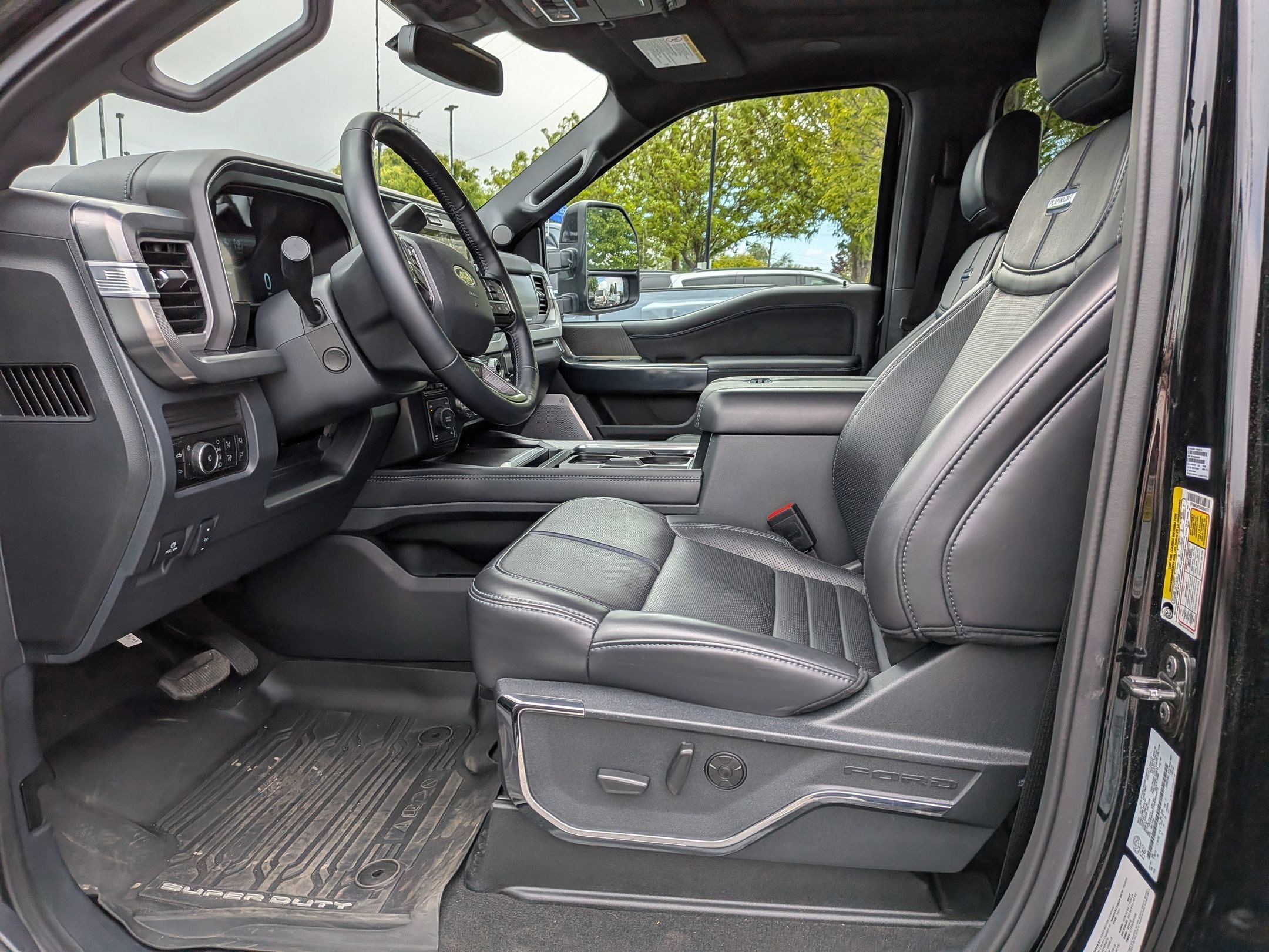 Certified 2025 Ford F350 Platinum AWD/4WD image 28