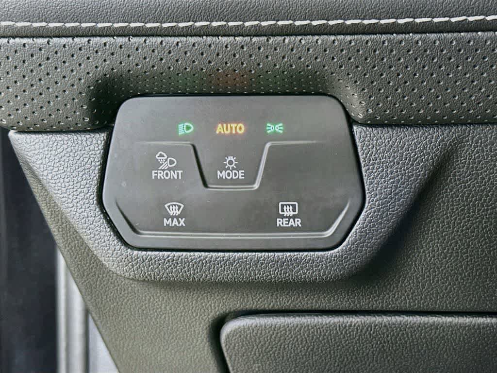 Used 2024 Volkswagen Atlas Cross Sport SE FWD image 26