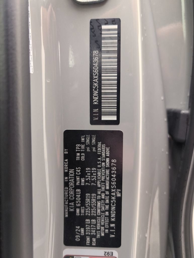 Used 2025 Kia Carnival EX FWD image 35