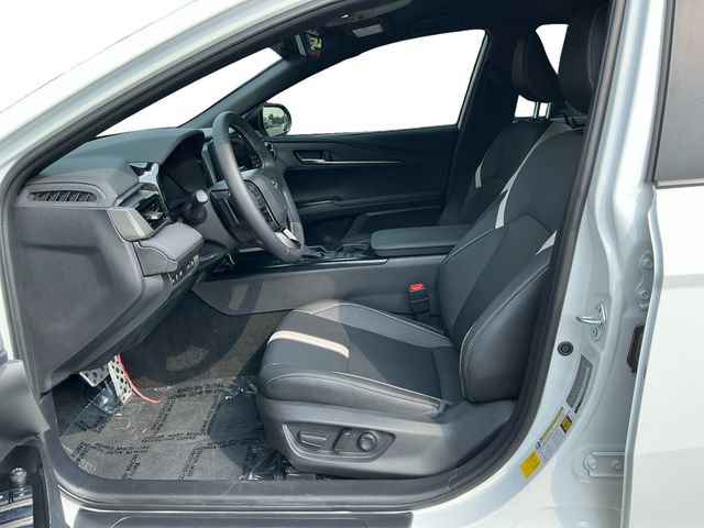 Used 2025 Toyota Camry SE w/ Convenience Package FWD image 10