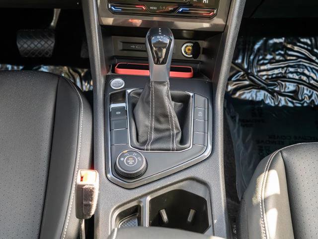 Used 2023 Volkswagen Tiguan SE w/ Panoramic Sunroof Package image 29