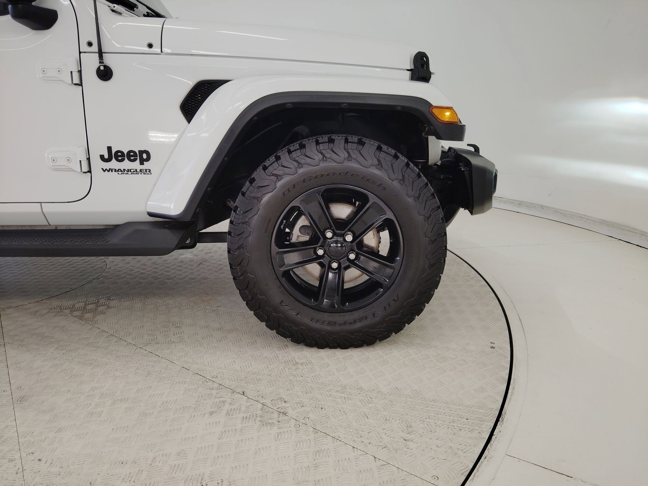 Used 2019 Jeep Wrangler Unlimited Sahara image 26
