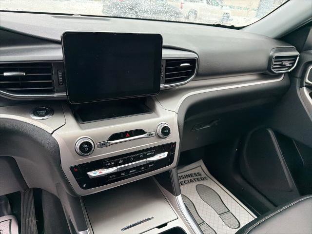 Certified 2022 Ford Explorer XLT w/ Equipment Group 202A image 10