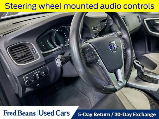 Used 2017 Volvo V60 T5 Cross Country w/ Convenience Package image 12