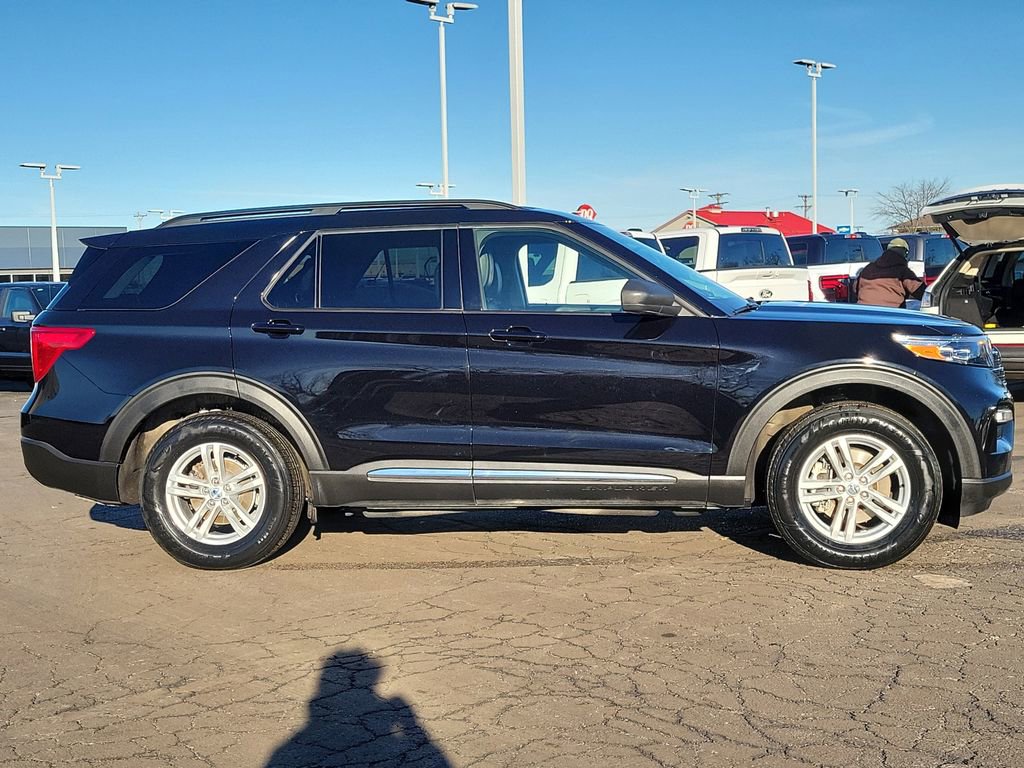 Certified 2023 Ford Explorer XLT w/ Equipment Group 202A image 3