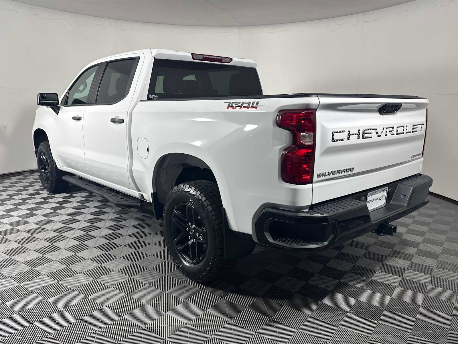Used 2022 Chevrolet Silverado 1500 Custom Trail Boss AWD/4WD image 9