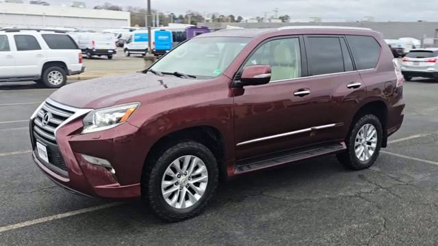 Used 2018 Lexus GX 460 Premium w/ Premium Package image 2