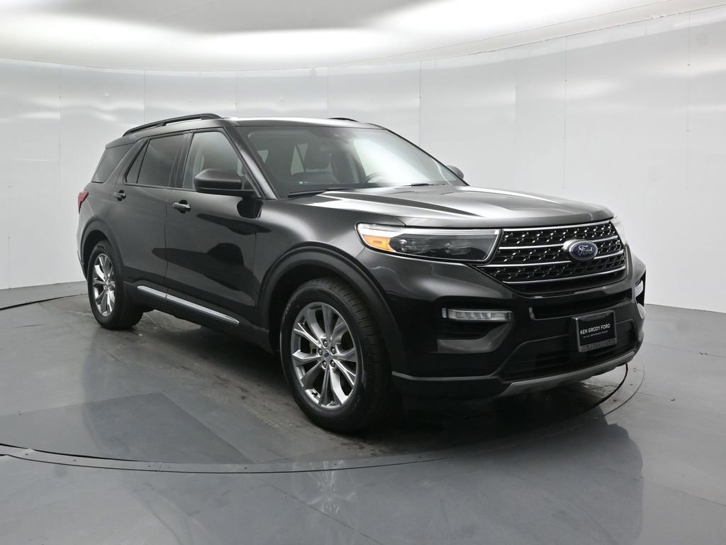 Certified 2020 Ford Explorer XLT w/ Equipment Group 202A image 6