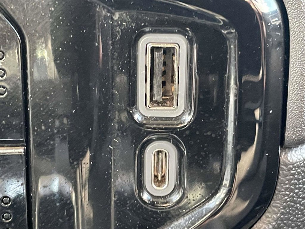 Used 2022 Chevrolet Silverado 1500 LT image 23