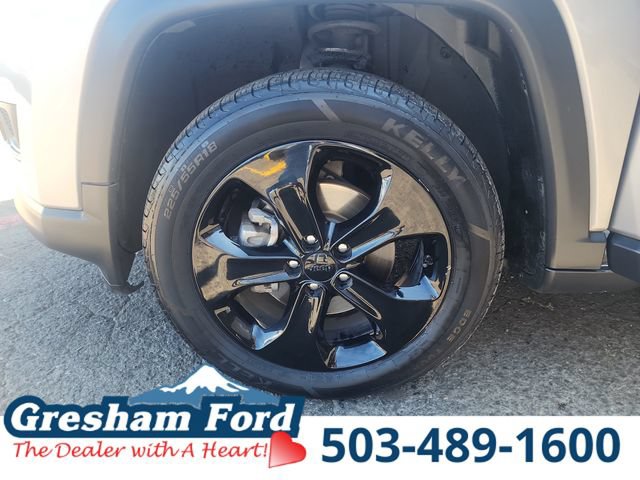 Used 2018 Jeep Compass Latitude AWD/4WD image 32