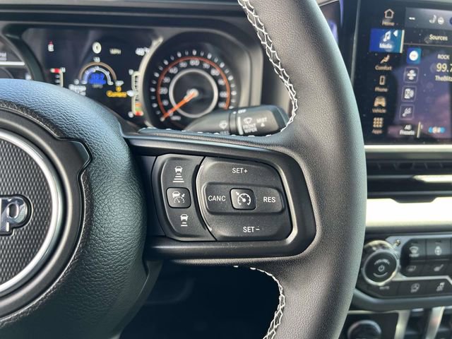 Used 2025 Jeep Wrangler Rubicon w/ Convenience Group image 18