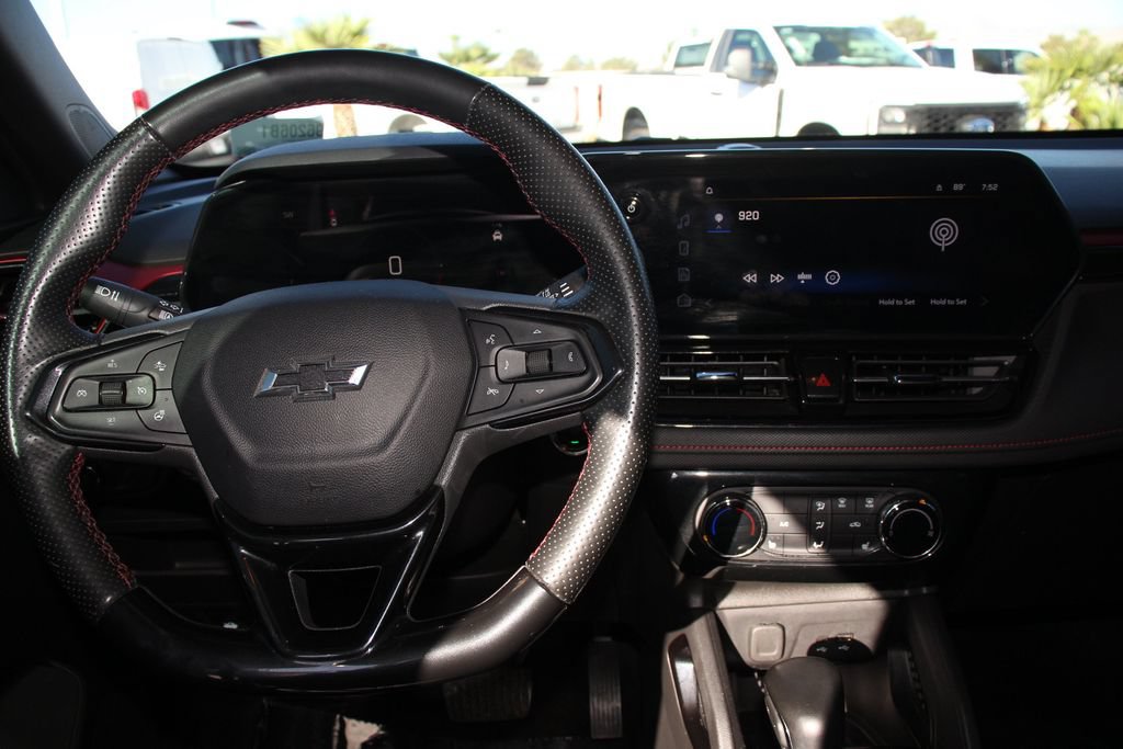 Used 2024 Chevrolet TrailBlazer RS FWD image 17