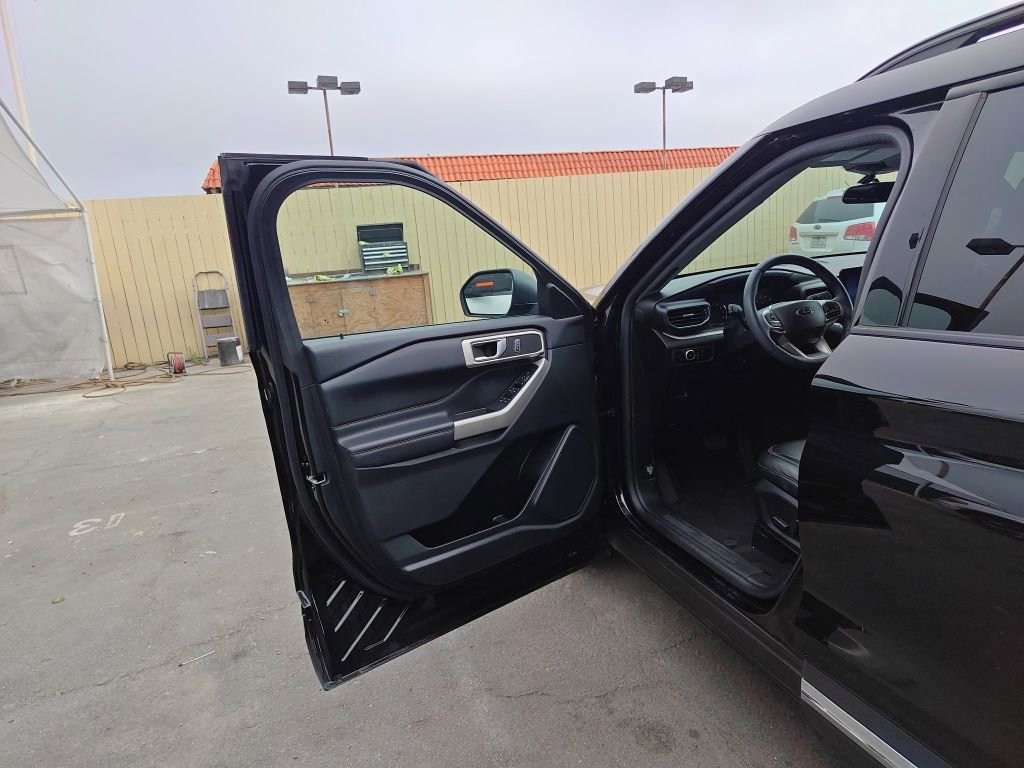 Certified 2023 Ford Explorer XLT w/ Equipment Group 202A RWD image 5