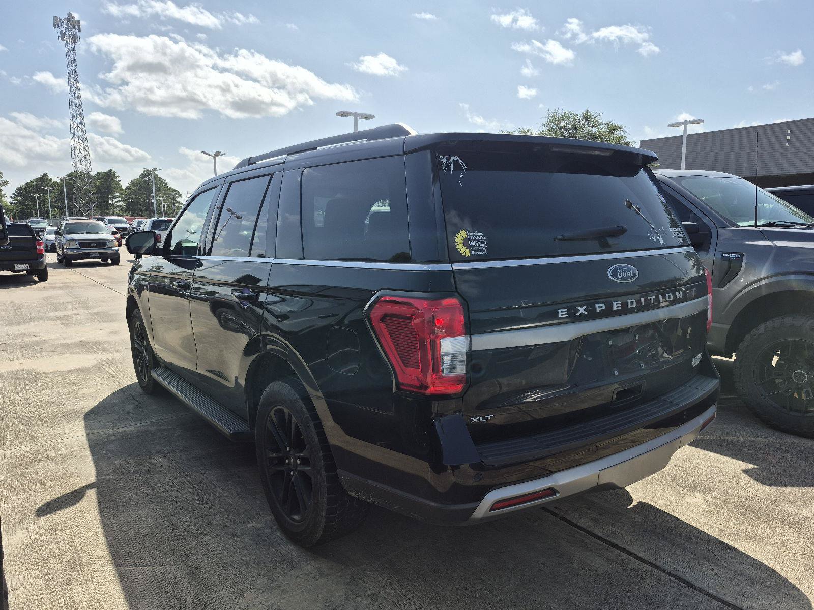 Certified 2024 Ford Expedition XLT RWD image 4