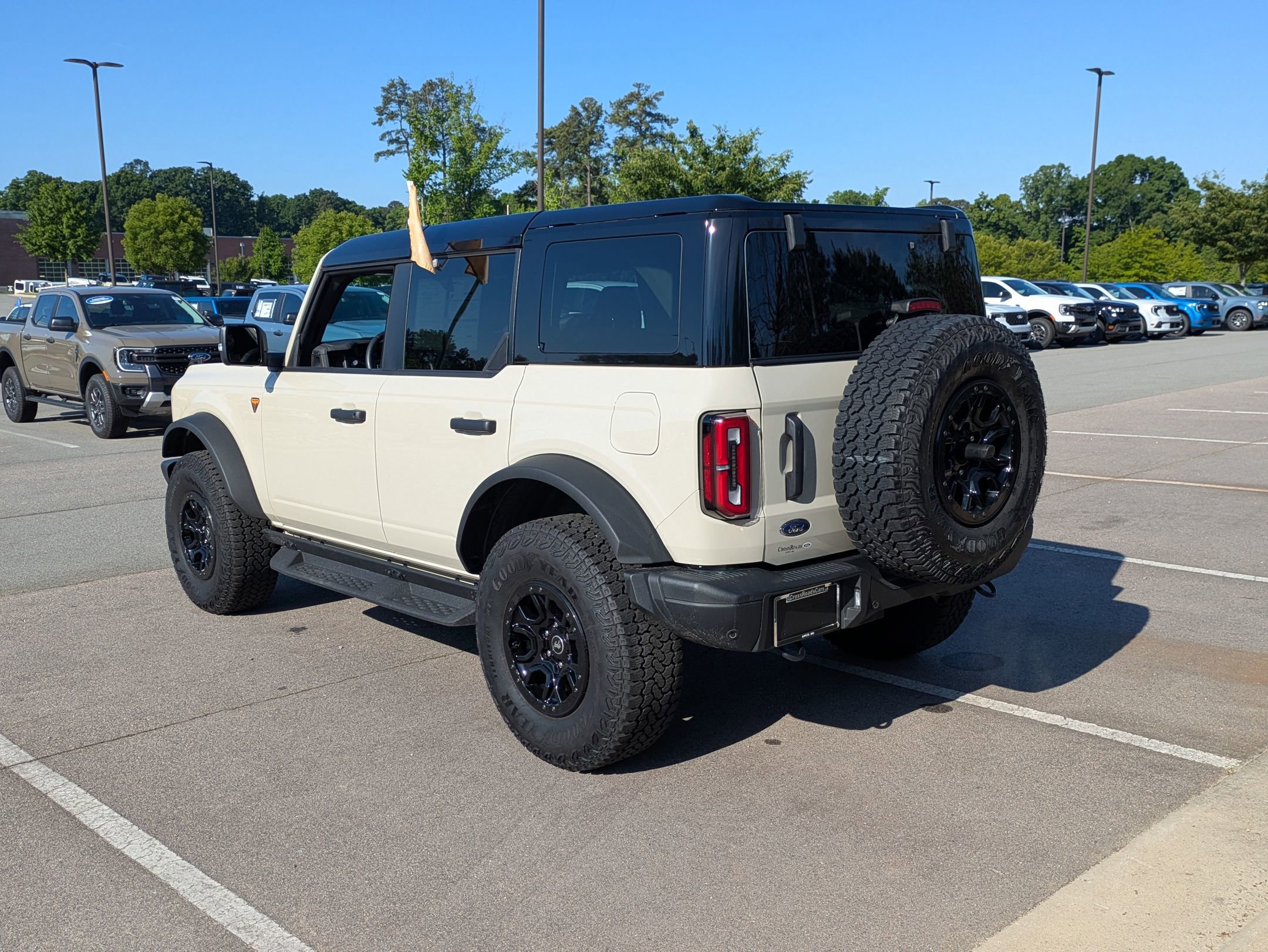 Certified 2025 Ford Bronco Badlands AWD/4WD image 6