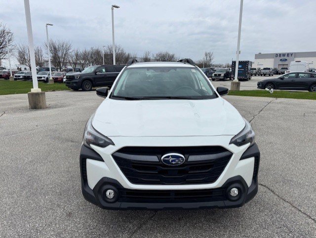 Used 2025 Subaru Outback Premium image 8