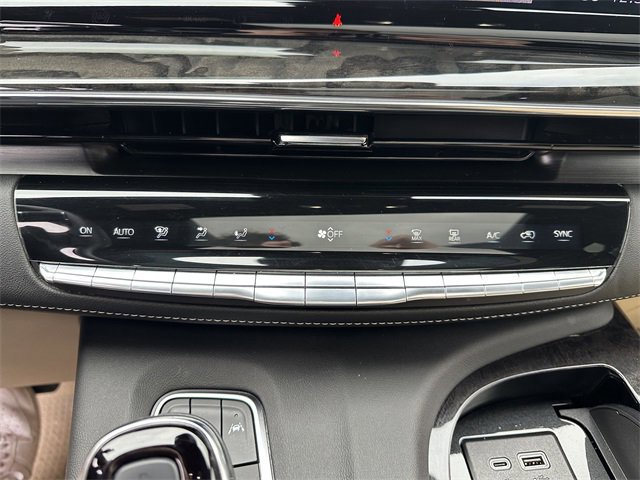 Used 2023 Cadillac Escalade ESV Premium Luxury w/ Performance Package image 25