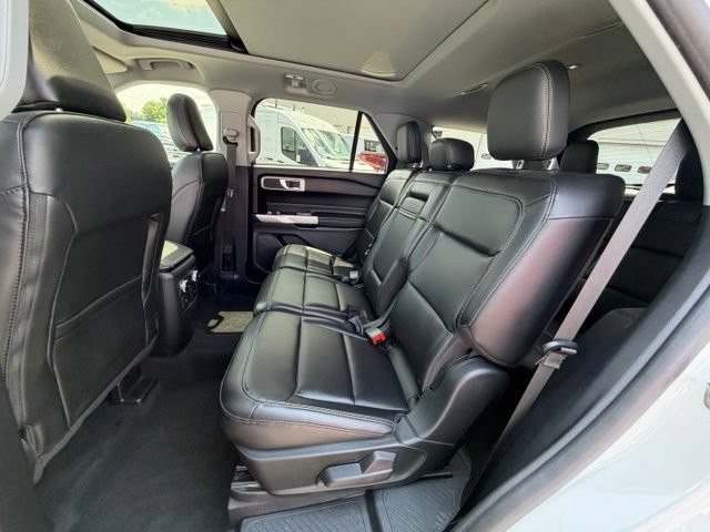 Certified 2022 Ford Explorer XLT w/ Equipment Group 202A AWD/4WD image 18