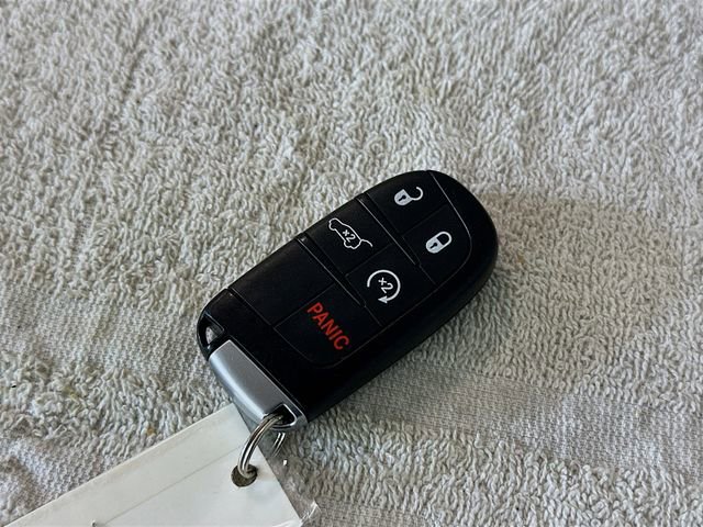 Used 2017 Jeep Grand Cherokee Summit image 29