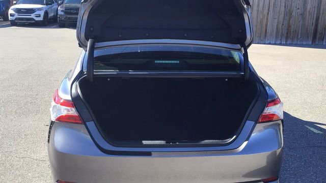 Used 2020 Toyota Camry SE image 9