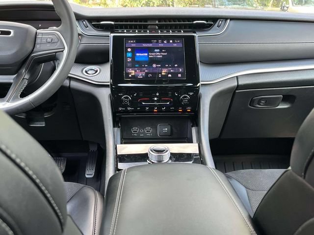 Used 2025 Jeep Grand Cherokee Altitude AWD/4WD image 15
