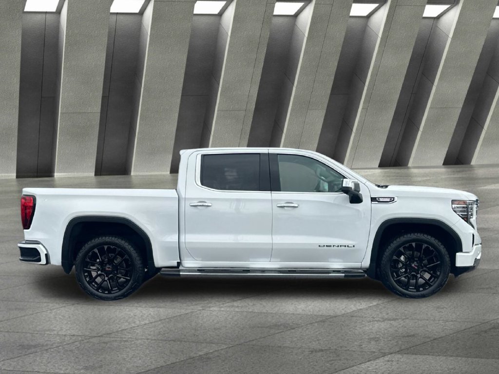 Used 2023 GMC Sierra 1500 Denali w/ Technology Package AWD/4WD image 2
