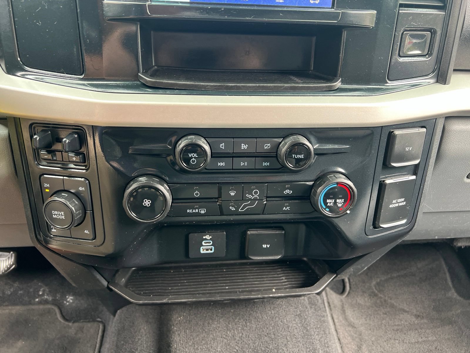 Certified 2023 Ford F250 XLT w/ 360-Degree Camera Package AWD/4WD image 24