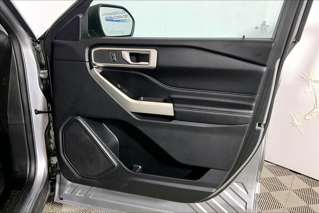 Certified 2021 Ford Explorer XLT RWD image 19