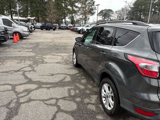 Certified 2017 Ford Escape SE w/ Equipment Group 201A image 6