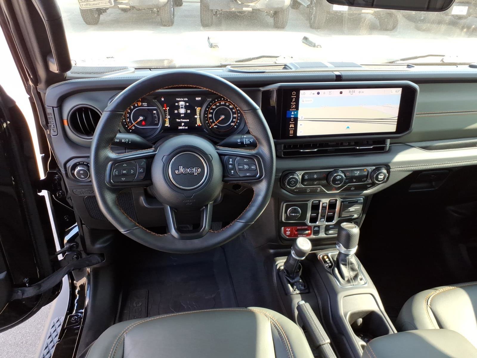 Used 2024 Jeep Gladiator Mojave w/ Technology Group AWD/4WD image 15