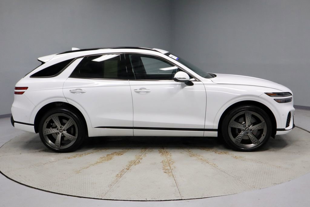 Used 2025 Genesis GV70 3.5T Sport w/ Sport Advanced Package AWD/4WD image 12