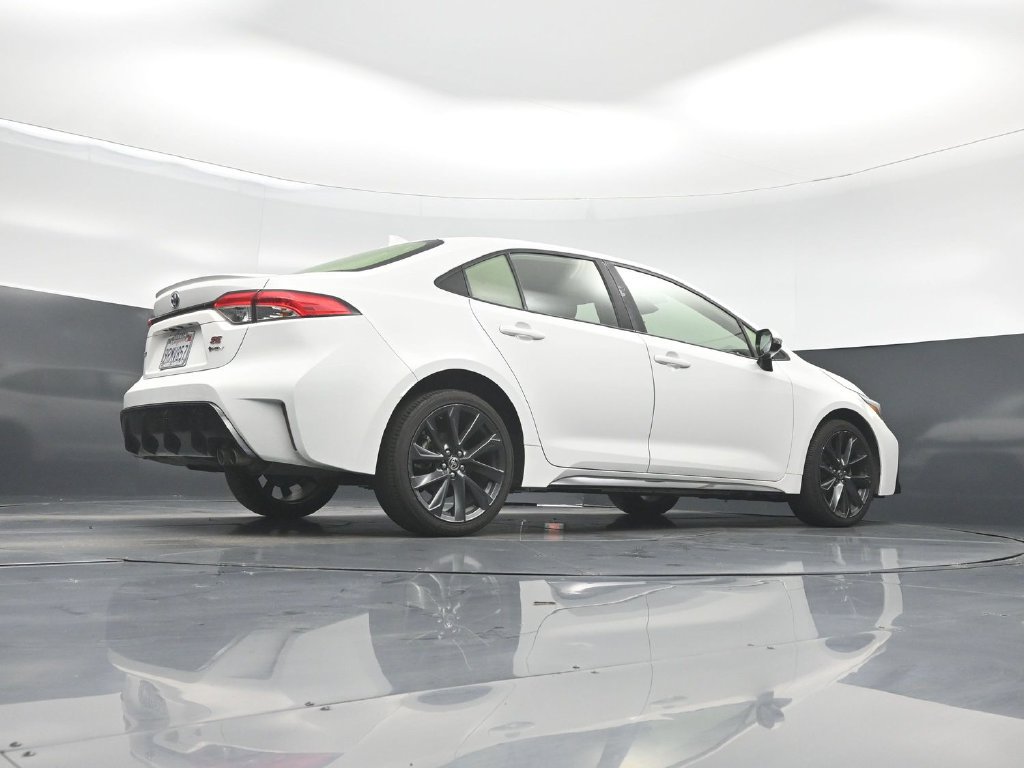 Used 2025 Toyota Corolla SE w/ SE Premium Package FWD image 47