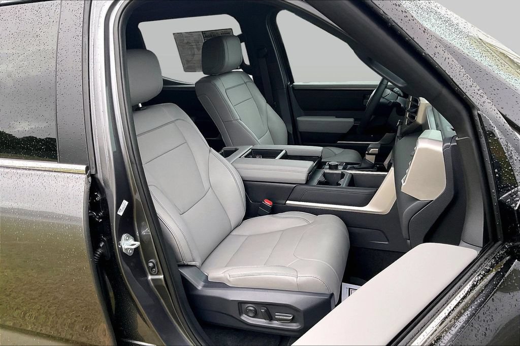 Used 2026 Toyota Tundra Limited AWD/4WD image 7