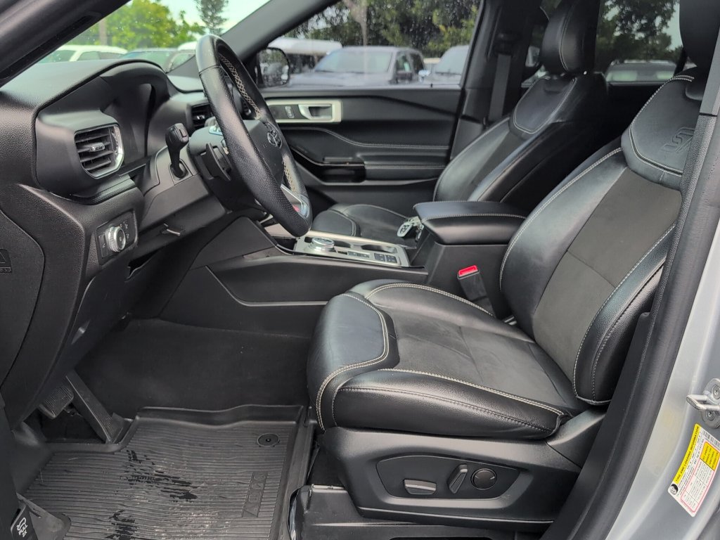 Certified 2022 Ford Explorer ST w/ ST Street Pack RWD image 7