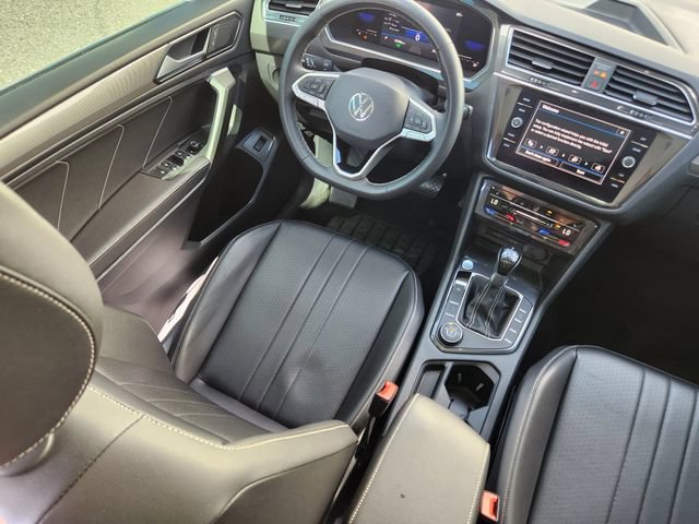 Used 2022 Volkswagen Tiguan SE AWD/4WD image 11