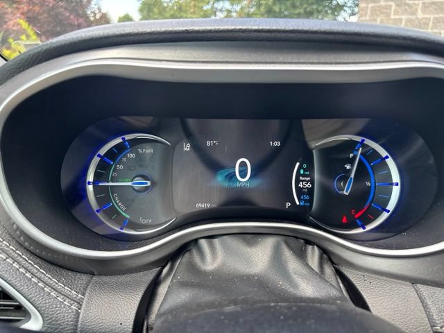 Used 2024 Chrysler Pacifica Limited FWD image 19