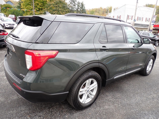 Certified 2022 Ford Explorer XLT w/ Equipment Group 202A image 4