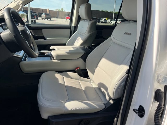 Certified 2025 Ford Expedition Max Platinum w/ Driver's Package AWD/4WD image 15