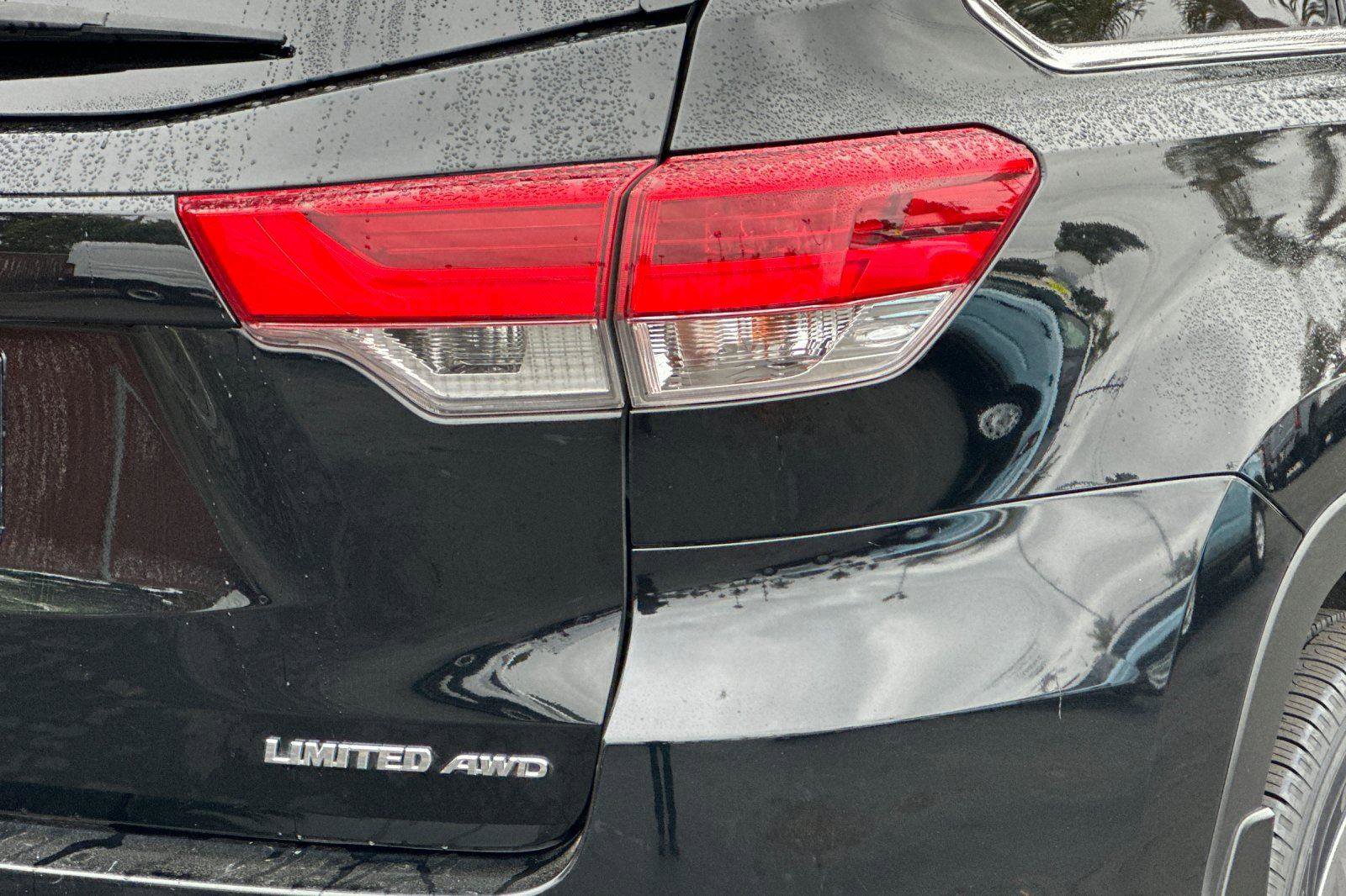 Used 2018 Toyota Highlander Limited image 33