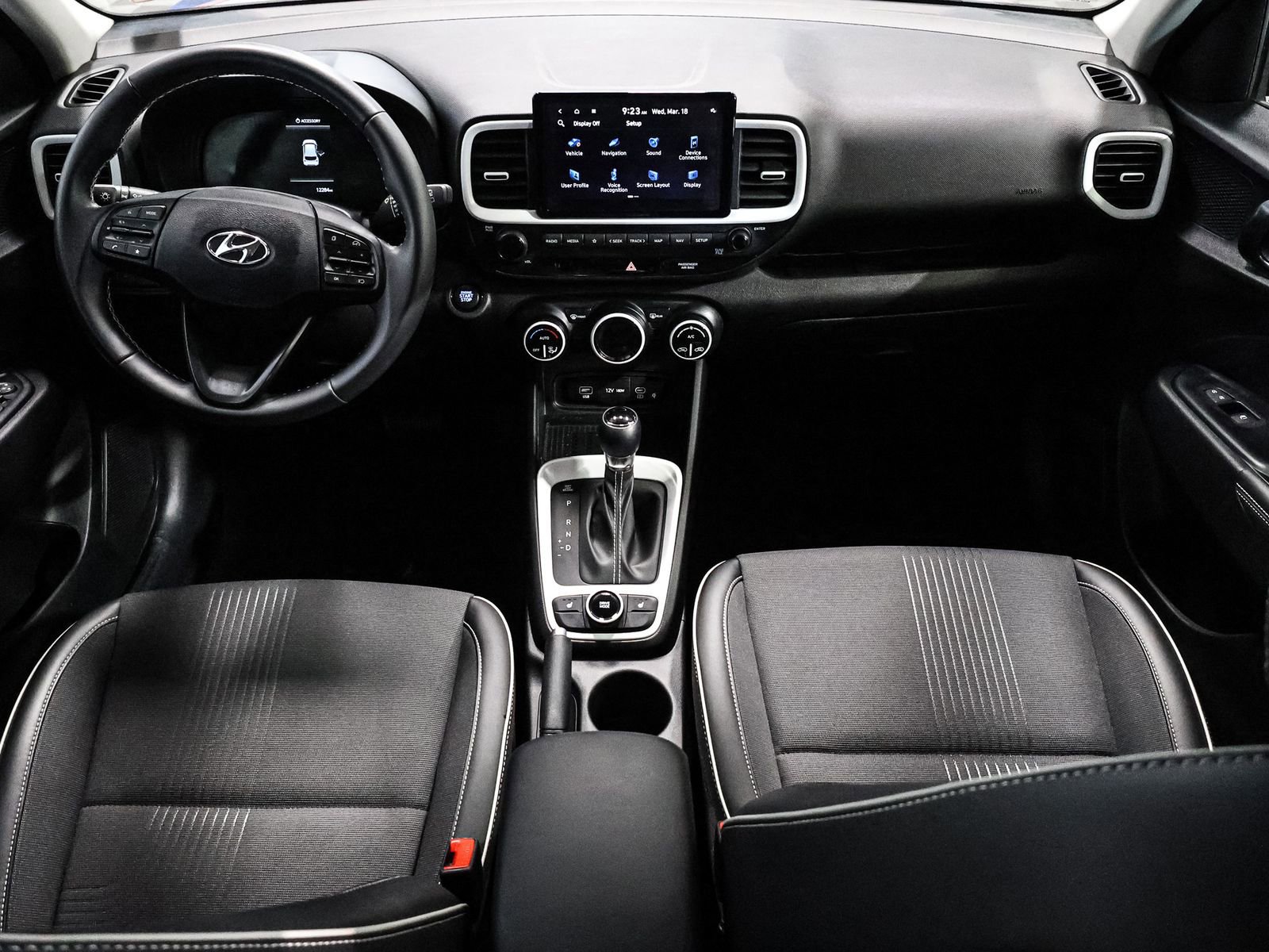 Used 2023 Hyundai Venue Limited w/ Cargo Package image 23