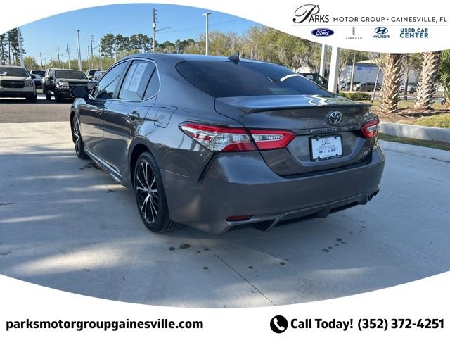 Used 2020 Toyota Camry SE FWD image 6