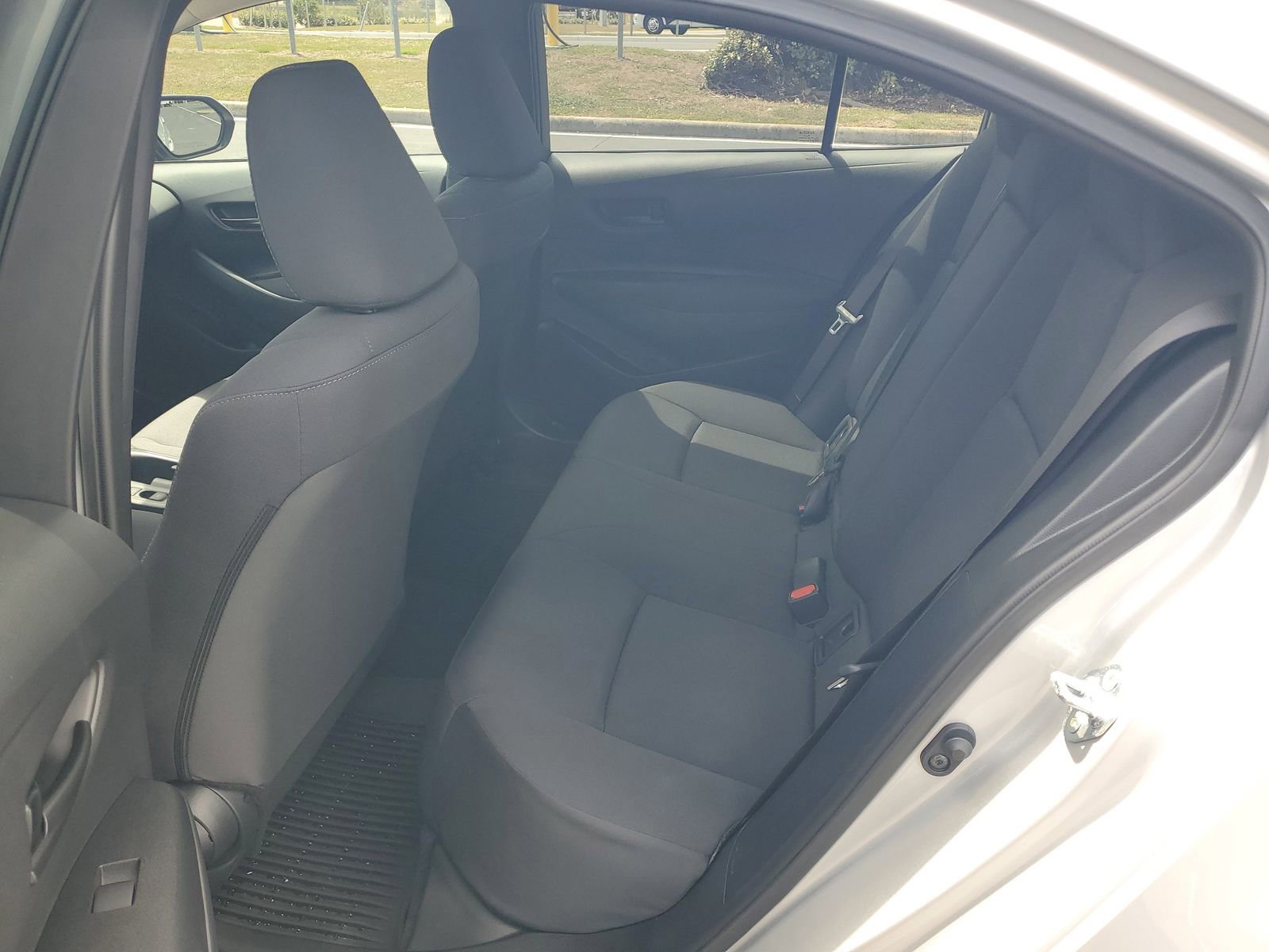 Used 2025 Toyota Corolla LE FWD image 11