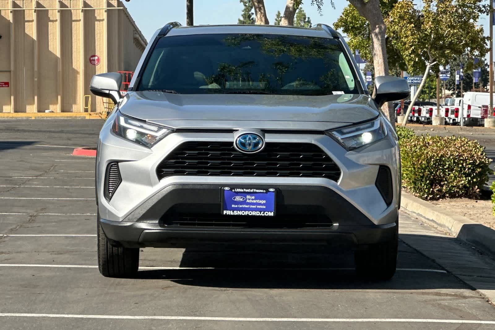 Used 2022 Toyota RAV4 XLE w/ Convenience Package AWD/4WD image 11