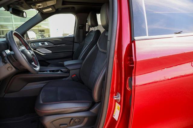 Certified 2025 Ford Explorer ST image 23