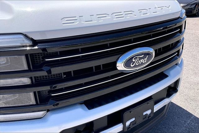 Certified 2025 Ford F250 Platinum w/ FX4 Off-Road Package AWD/4WD image 28