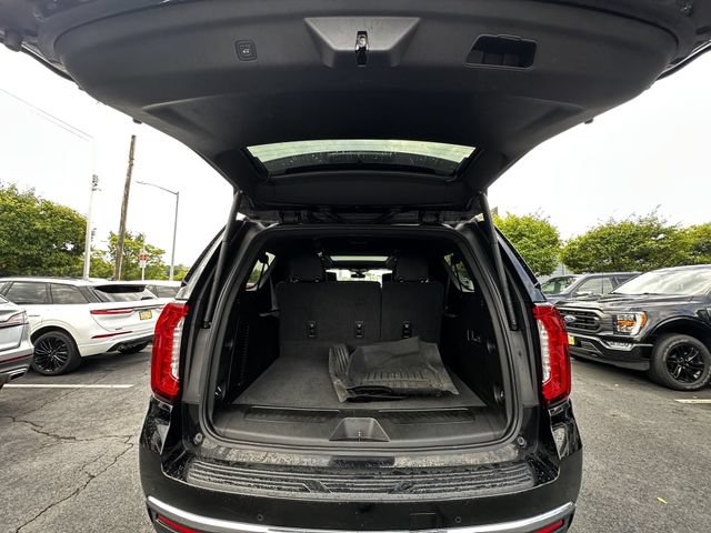 Used 2021 GMC Yukon XL SLT w/ SLT Luxury Plus Package AWD/4WD image 42
