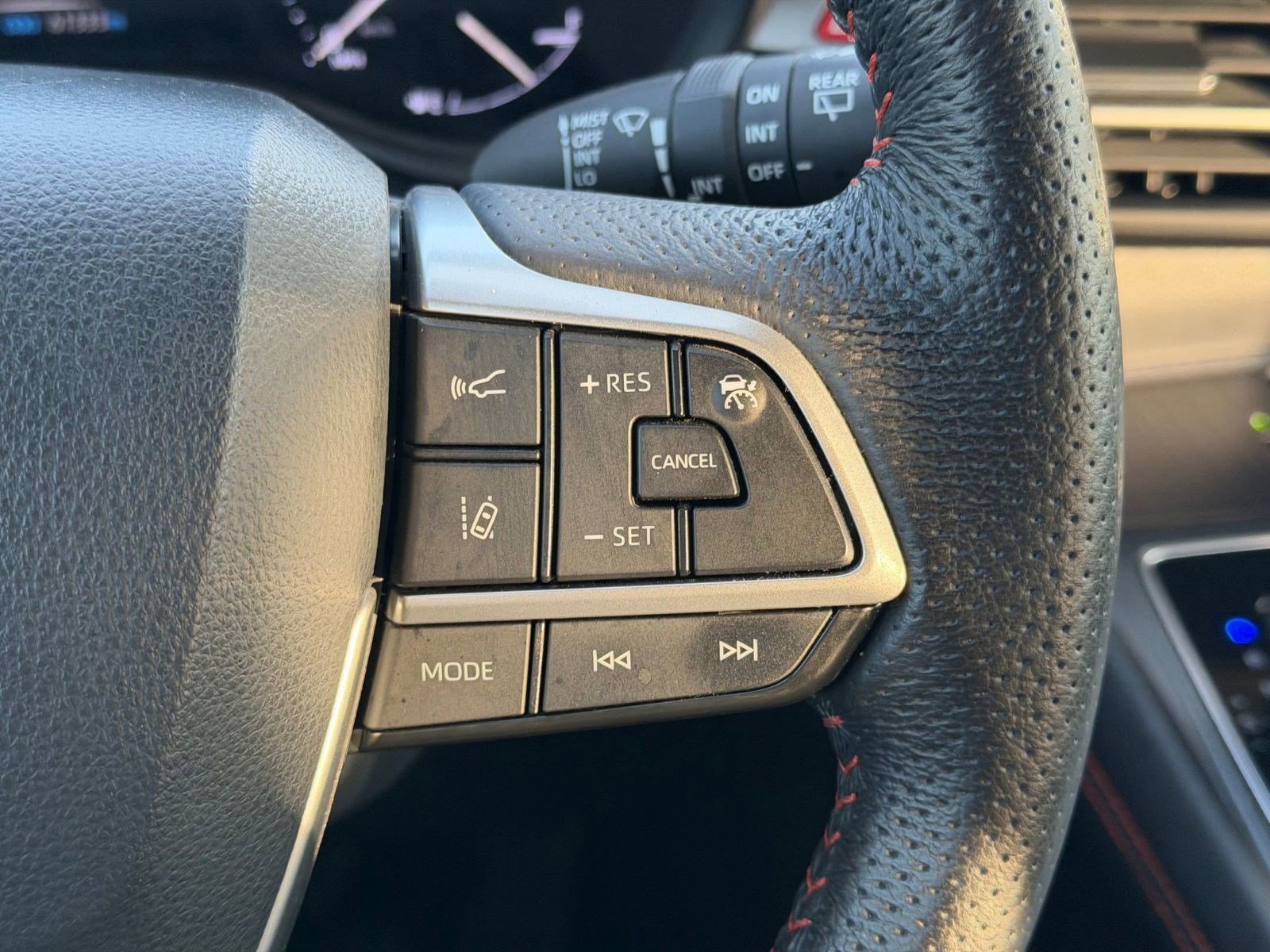 Used 2021 Toyota Sienna XSE w/ XSE Plus Package image 21